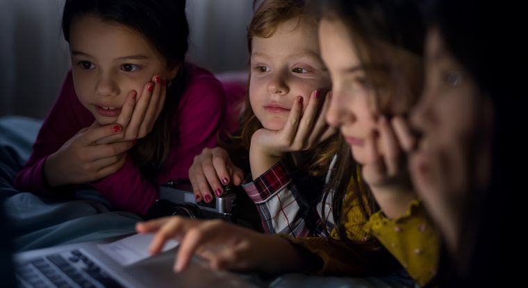 Protection of minors on online platforms: European Commission adopts Article 28(1) DSA Guidelines 